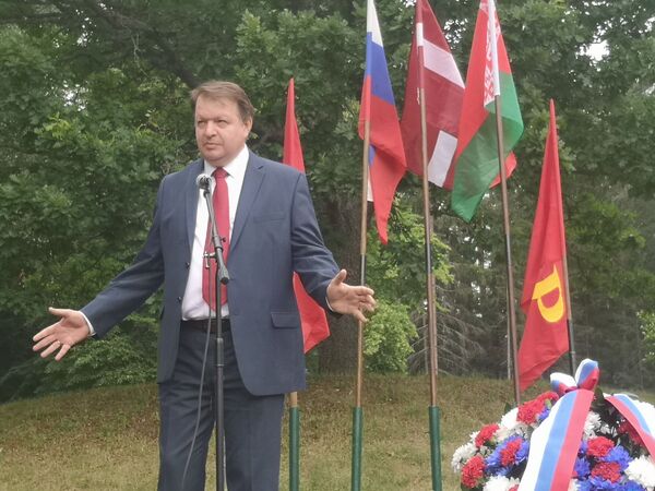 Курган Дружбы: как в этом году прошла традиционная встреча памяти трех народов - Sputnik Латвия