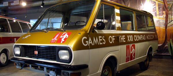 Автомобиль эскорта олимпийского огня РАФ-2907 - Sputnik Латвия