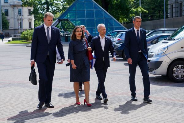 Спорные рейтинги: кто определит результаты выборов - Sputnik Латвия