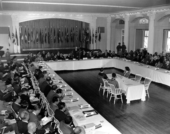 Участники Бреттон-Вудской конференции в отеле «Маунт Вашингтон», 1944 год - Sputnik Латвия