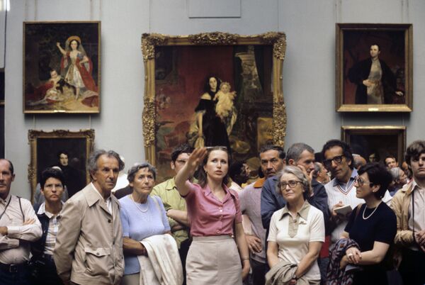 Новая еда и алкоголь, иностранцы и ярмарка билетов: чем жила Москва в дни Олимпиады-80 - Sputnik Латвия