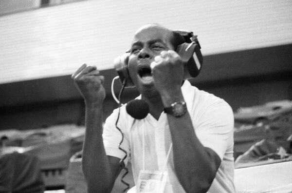 Новая техника, переговоры с судьями и алкоголь: как журналисты освещали Олимпиаду-80 - Sputnik Латвия