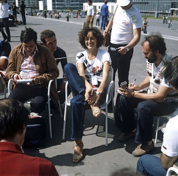 Новая техника, переговоры с судьями и алкоголь: как журналисты освещали Олимпиаду-80 - Sputnik Латвия