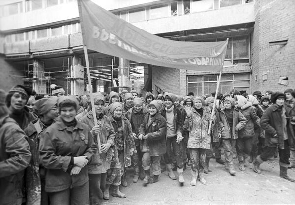 Ушли почти в ноль: экономический обзор Олимпиады-80 - Sputnik Латвия