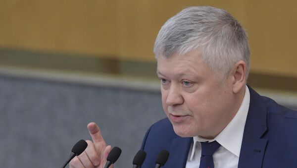 Председатель комиссии Госдумы по расследованию случаев вмешательства в дела РФ извне Василий Пискарев - Sputnik Latvija