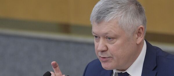 Председатель комиссии Госдумы по расследованию случаев вмешательства в дела РФ извне Василий Пискарев Председатель комиссии Госдумы по расследованию случаев вмешательства в дела РФ извне Василий Пискарев - Sputnik Latvija