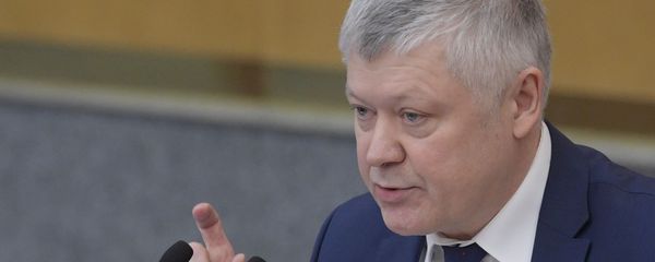 Председатель комиссии Госдумы по расследованию случаев вмешательства в дела РФ извне Василий Пискарев - Sputnik Latvija