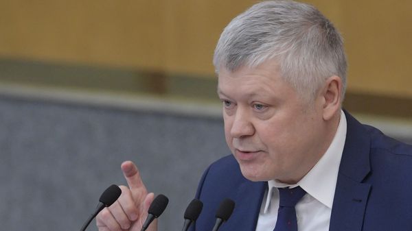 Председатель комиссии Госдумы по расследованию случаев вмешательства в дела РФ извне Василий Пискарев - Sputnik Латвия