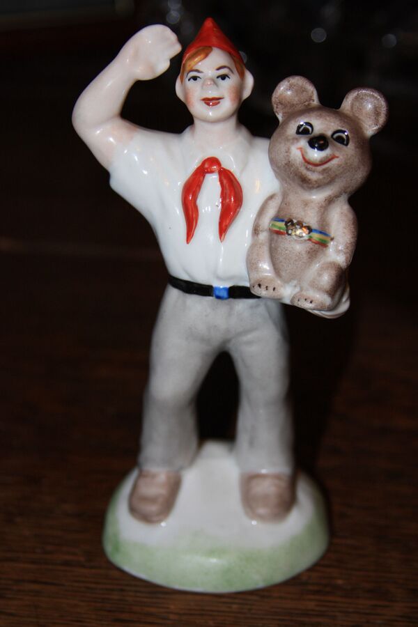 От штор до стопок – какие сувениры делали к Олимпиаде-80 - Sputnik Латвия