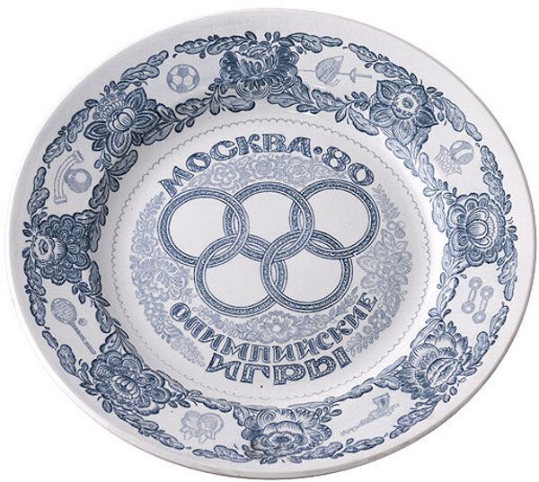 От штор до стопок – какие сувениры делали к Олимпиаде-80 - Sputnik Латвия