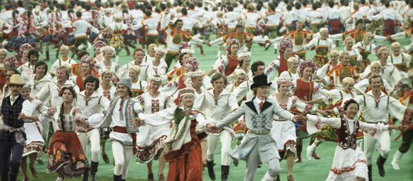 Фрагмент танцевальной сюиты Дружба народов на торжественной церемонии открытия Игр XXII Олимпиады. Центральный стадион имени В.И. Ленина 19 июля 1980 года. - Sputnik Латвия