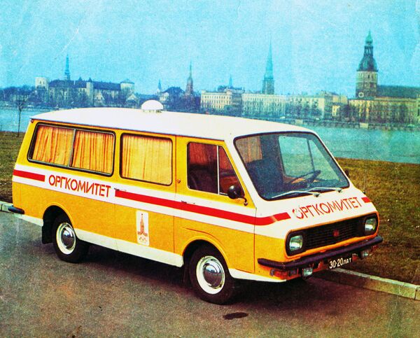 Конюшня и пресс-центр на колесах: что автопром СССР сделал для Олимпиады-80 - Sputnik Латвия
