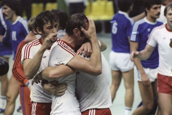 Джинсы и кроссовки: как Олимпиада-80 повлияла на моду в СССР - Sputnik Латвия