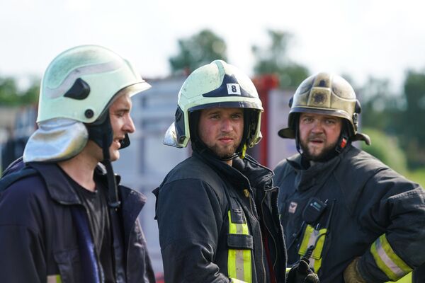 Нефть и риски: спасение водоема на территории Риги - Sputnik Латвия