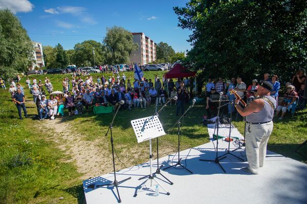 Лучший писатель в латвийской истории: Валентин Пикуль и его литературная аллея на взморье - Sputnik Латвия