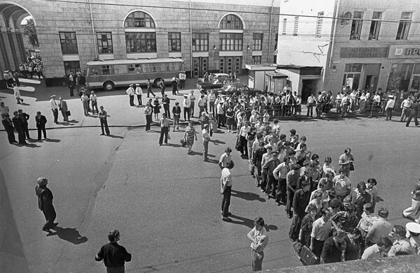 Прощание с легендой: как проходили похороны Высоцкого в дни Олимпиады - Sputnik Латвия