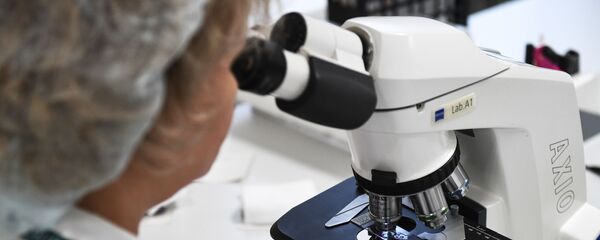 Сотрудница лаборатории - Sputnik Latvija