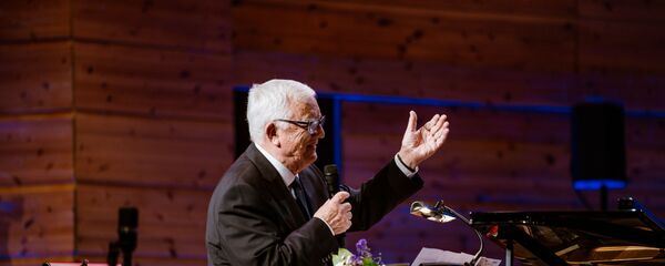 Грандиозный концерт Раймонда Паулса с Биг-бендом Латвийского радио и струнной группой оркестра Sinfonietta Rīga в Юрмале Грандиозный концерт Раймонда Паулса с Биг-бендом Латвийского радио и струнной группой оркестра Sinfonietta Rīga в Юрмале - Sputnik Латвия