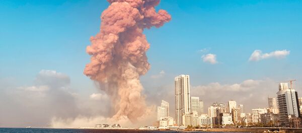 Взрыв в Бейруте Взрыв в Бейруте - Sputnik Latvija