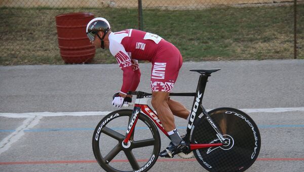 Известный латвийский трековый велогонщик Айнарс Киксис успешно выступил в элитных соревнованиях категории UCI 1 в Италии - Piceno Sprint Cup - Sputnik Латвия