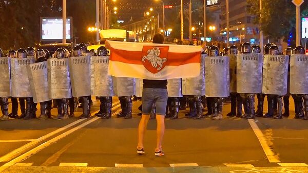 Протесты в Белоруссии: жаркая ночь после выборов  - Sputnik Latvija