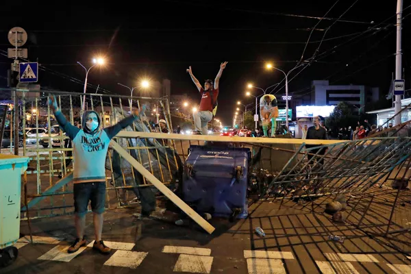 Протесты и беспорядки в Минске после президентских выборов Протесты и беспорядки в Минске после президентских выборов - Sputnik Латвия
