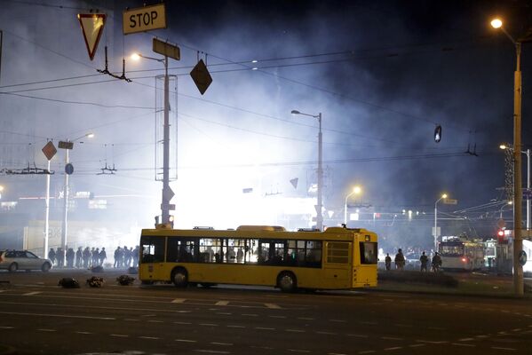 Протесты и беспорядки в Минске после президентских выборов - Sputnik Латвия