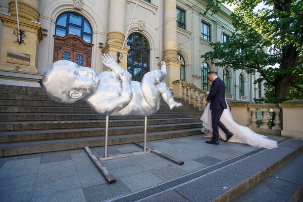 Митинг невидимок у кабмина прошел громко, но интеллигентно - Sputnik Латвия