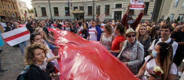 Митинг у посольства Беларуссии в Риге против признания результатов выборов президента - Sputnik Латвия