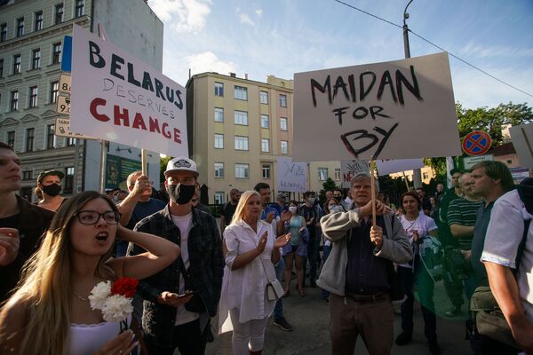 Уходи, но останься: почему европейская политика не отворачивается от Лукашенко - Sputnik Латвия