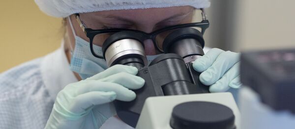 Производство вакцины от COVID-19 на фармацевтическом заводе Биннофарм - Sputnik Латвия