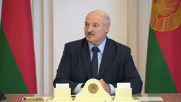 Беларусь закроет все бастующие предприятия: Лукашенко решил, что страна переживет - Sputnik Латвия