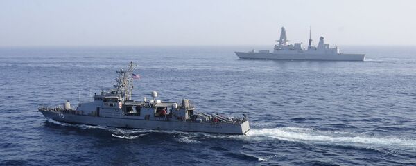 Флот ВМС США сопровождает танкер с грузом СПГ, архивное фото - Sputnik Латвия