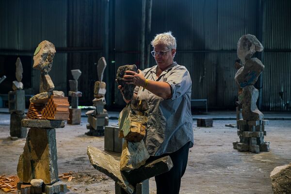 Мы новый мир построим: в Риге открылась биеннале современного искусства - Sputnik Латвия