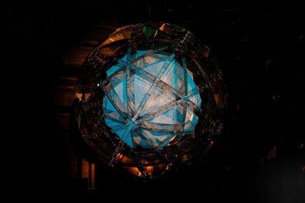 Мы новый мир построим: в Риге открылась биеннале современного искусства - Sputnik Латвия