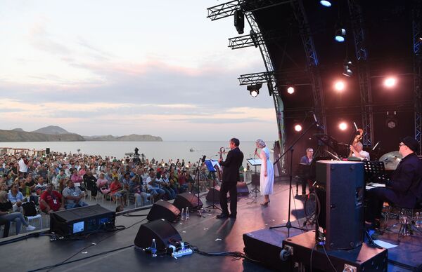 Восемнадцатый сезон джаза в Коктебеле посетили около семи тысяч зрителей - Sputnik Латвия