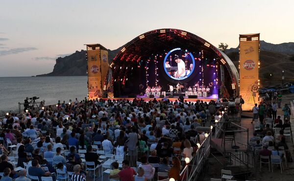 Восемнадцатый сезон джаза в Коктебеле посетили около семи тысяч зрителей - Sputnik Латвия