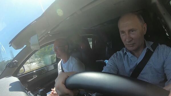 Открытие Тавриды: Путин проехал по новой трассе в Крыму - Sputnik Латвия