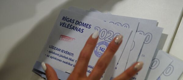 Подсчет голосов на участке №142 в Доме конгрессов - Sputnik Латвия