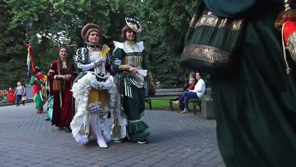 Майский граф: в Риге прошел средневековый фестиваль-карнавал - Sputnik Латвия