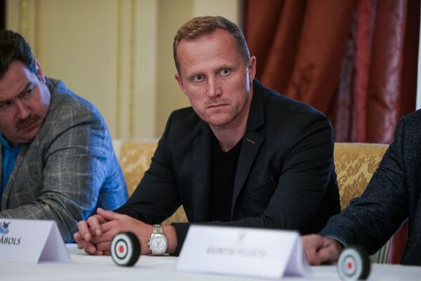 В чемпионате Латвии по хоккею намечается серьезная борьба за титул В чемпионате Латвии по хоккею намечается серьезная борьба за титул - Sputnik Латвия