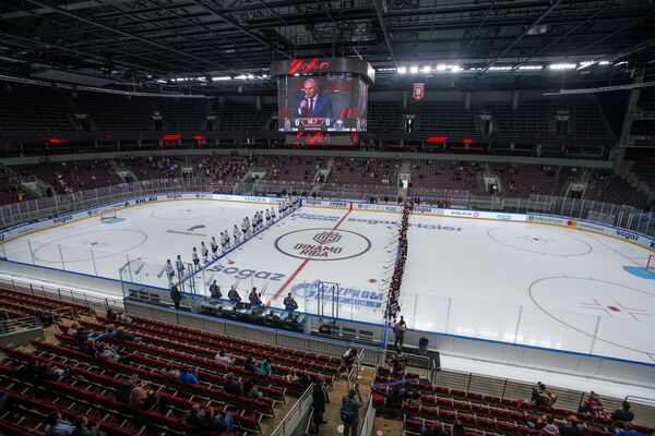 Новый сезон КХЛ: провальный первый период испортил дебют Скудры в Риге - Sputnik Латвия