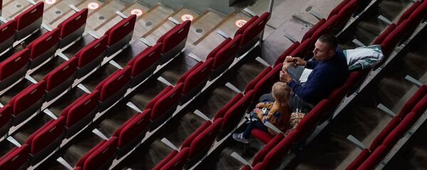 Немногочисленные зрители на «Арене» Рига Немногочисленные зрители на «Арене» Рига - Sputnik Латвия