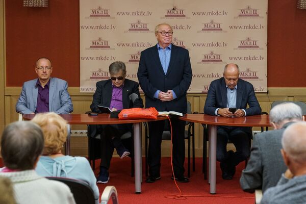 Радужные перспективы Риги: неокоммунисты, тарифы и рестарт муниципальных ООО - Sputnik Латвия