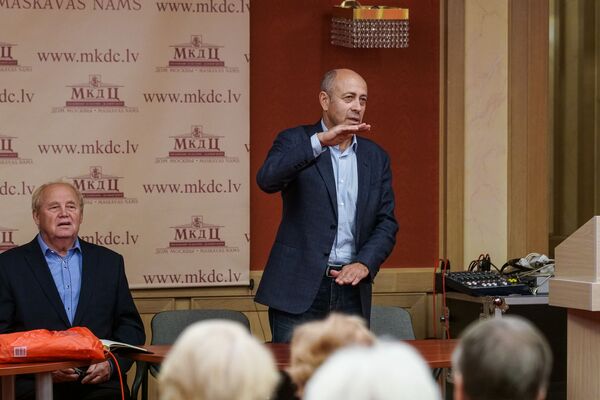 Радужные перспективы Риги: неокоммунисты, тарифы и рестарт муниципальных ООО - Sputnik Латвия