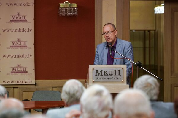 Радужные перспективы Риги: неокоммунисты, тарифы и рестарт муниципальных ООО - Sputnik Латвия