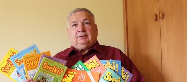 Писатель Владимир Новиков - Sputnik Латвия