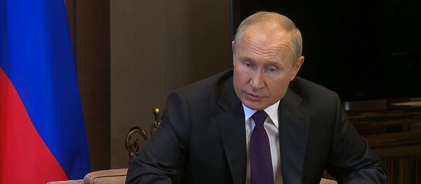Путин: Россия предоставит Беларуси госкредит на 1,5 миллиарда долларов Путин: Россия предоставит Беларуси госкредит на 1,5 миллиарда долларов - Sputnik Латвия