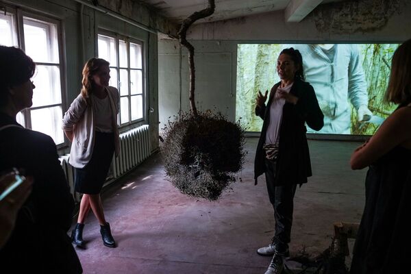 В тени дрона НАТО: в Риге проходит выставка современного искусства Survival kit - Sputnik Латвия