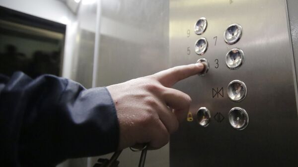Лифт в жилом доме - Sputnik Латвия